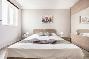 F8 Room 1, Private Double room with private bathroom in shared Flat